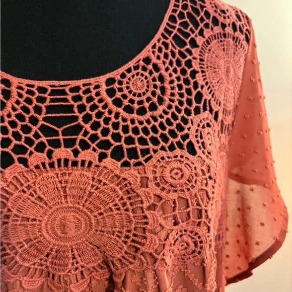 Daniel Rainn crochet lace print flutter sleeve Amaranth red. Size Large - Picture 6 of 7